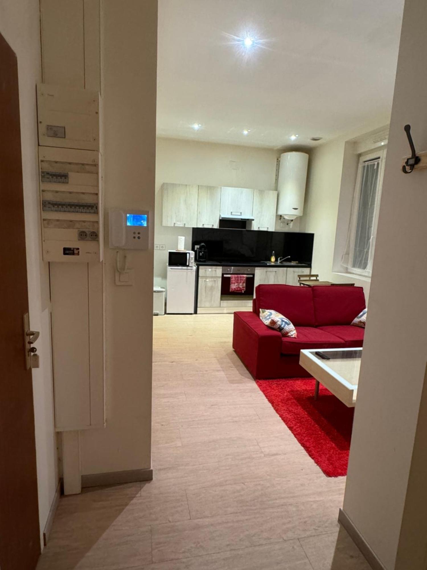 Apartamento Christelle Romilly-sur-Seine Exterior foto