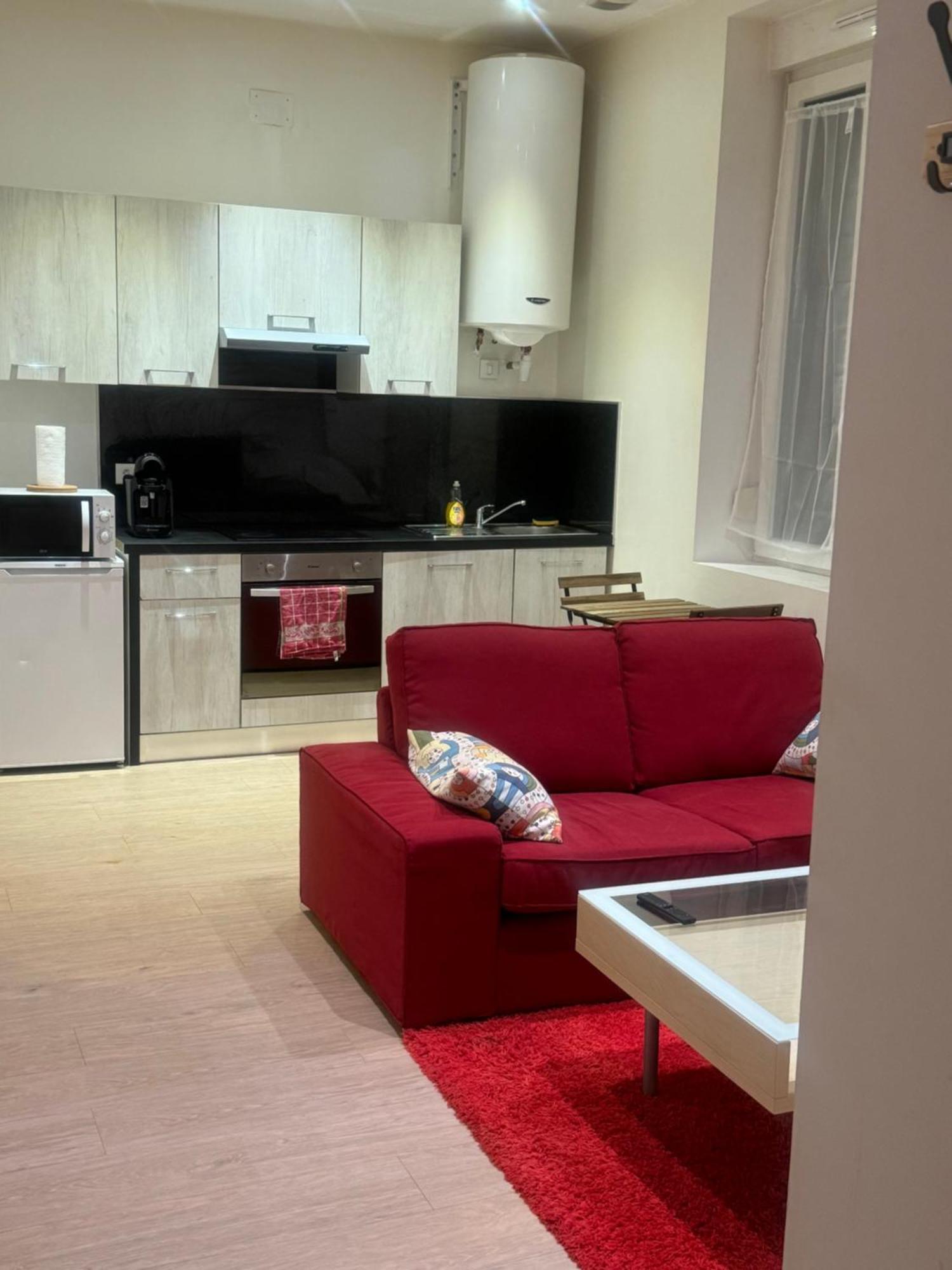Apartamento Christelle Romilly-sur-Seine Exterior foto